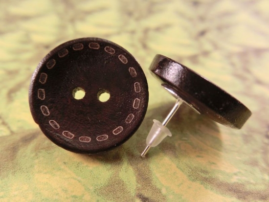 Preview: Naht Gravur Holzknopf Ohrstecker Natur Button